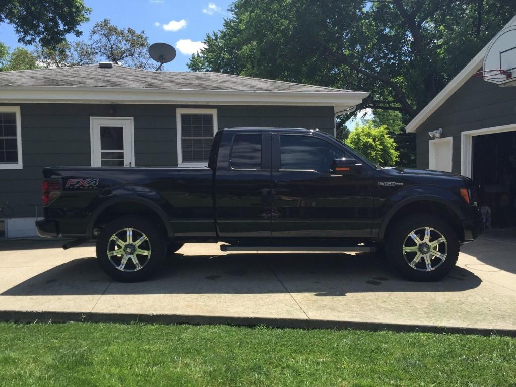 2013 Ford F 150 FX4 Extended Cab Pickup 4 Door 5.0L