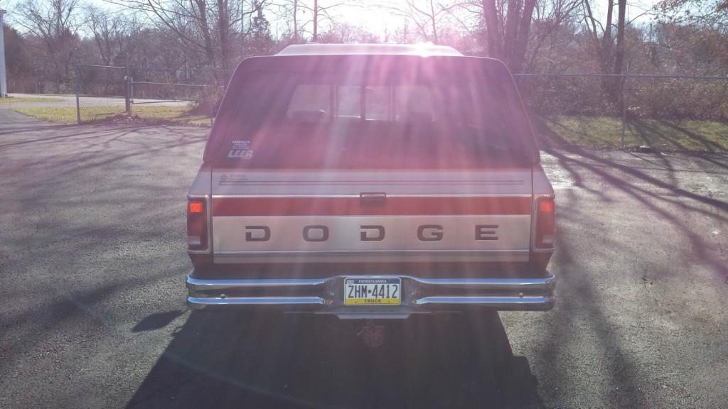 1993 Dodge D150 Sweptline 131″ WB