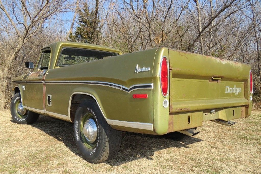 1971 Dodge D200 Camper Special Sweptline 3/4 ton Pick Up Truck