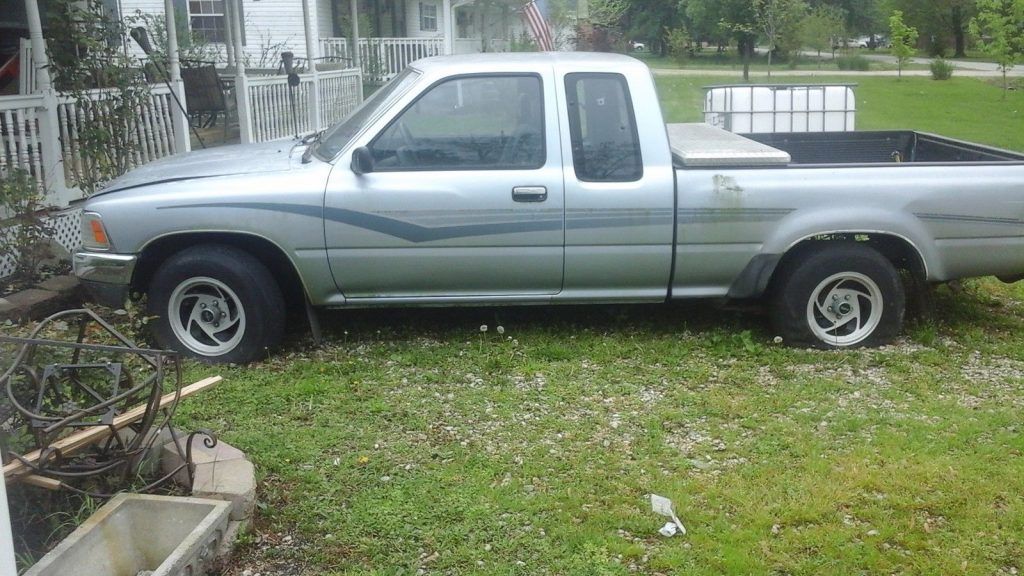 Dents and dings 1990 Toyota pickup