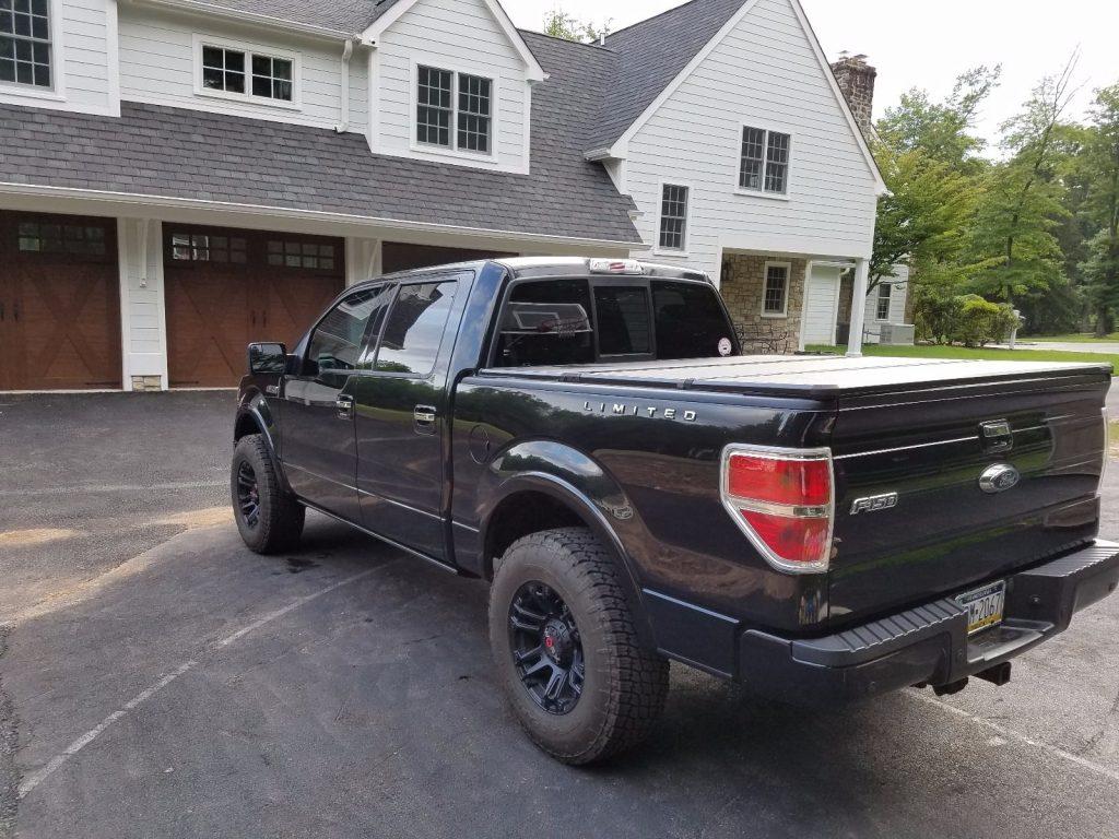 Great condition 2014 Ford F 150 Limited pickup