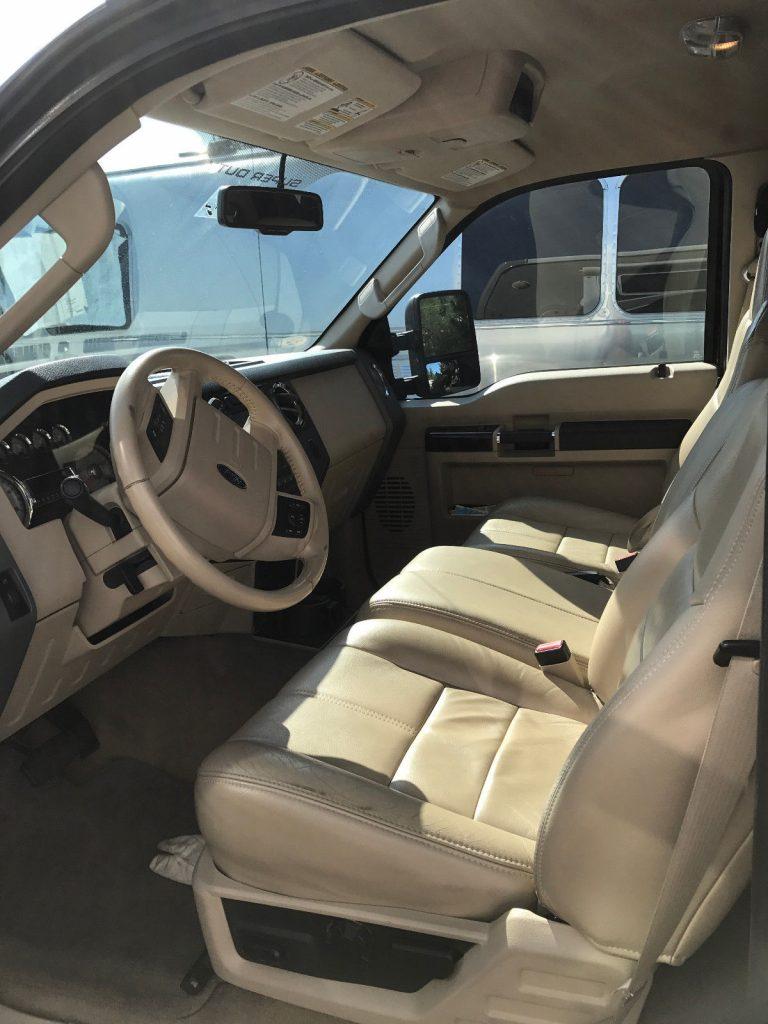 well optioned 2008 Ford F 350 Lariat pickup