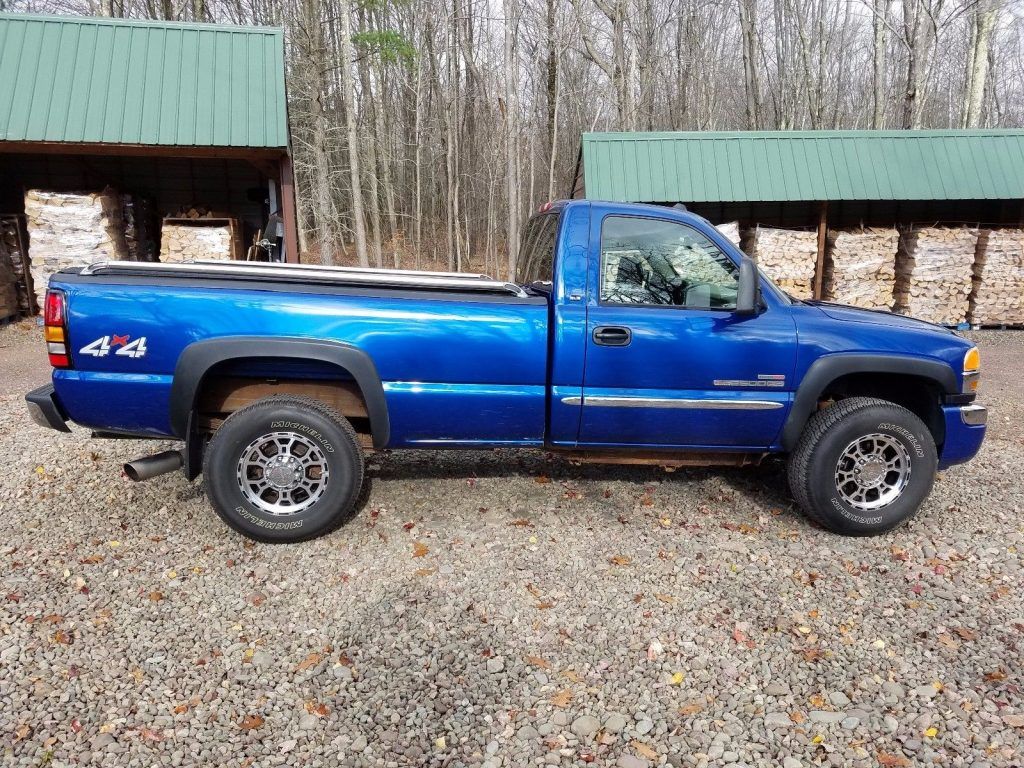 well maintained 2004 GMC Sierra 2500 SLE pickup