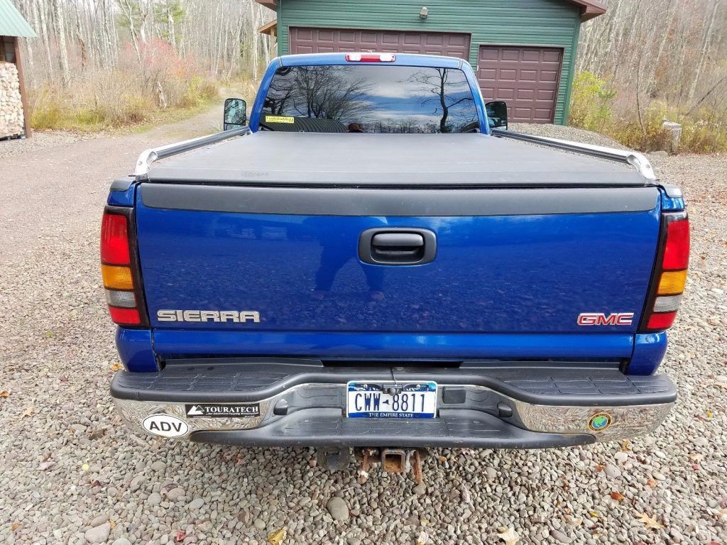 well maintained 2004 GMC Sierra 2500 SLE pickup