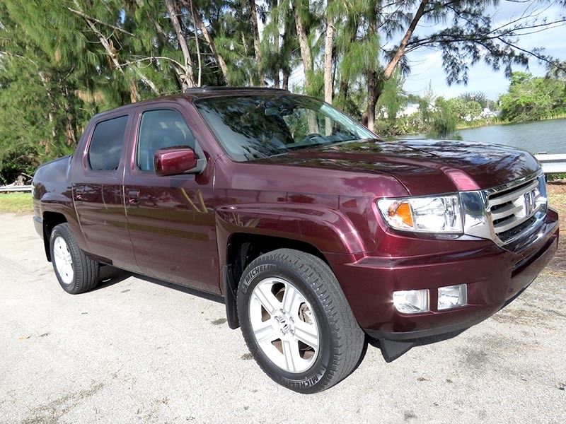 low mileage 2014 Honda Ridgeline RTL 4WD pickup