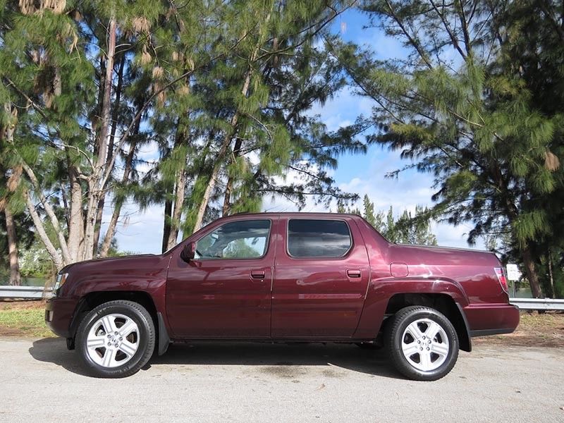 low mileage 2014 Honda Ridgeline RTL 4WD pickup