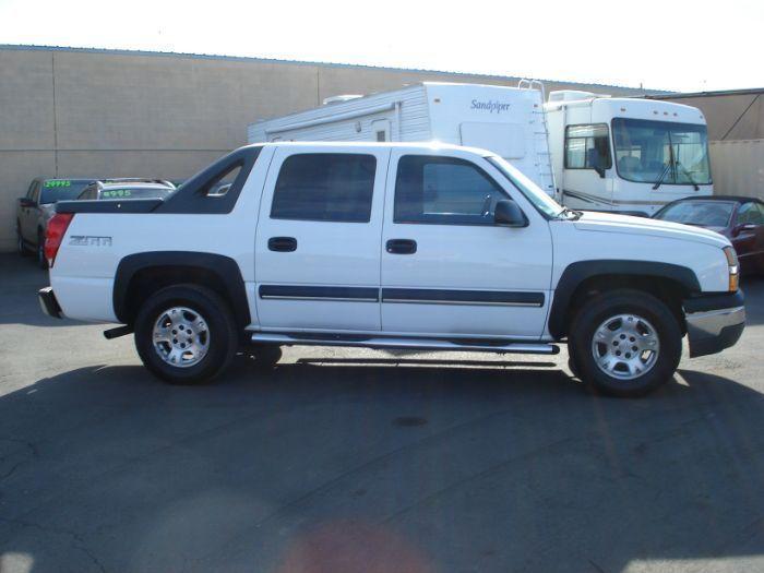 well equipped 2003 Chevrolet Avalanche pickup
