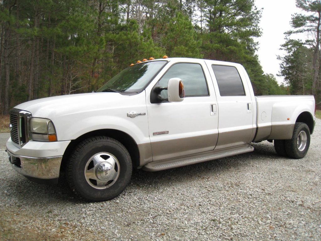 well equipped 2003 Ford F 350 KING RANCH pickup