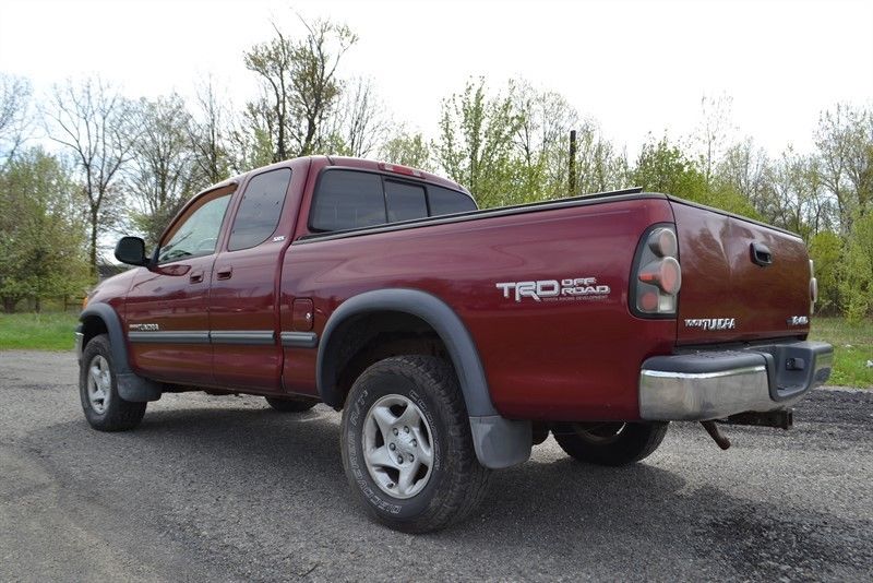 well equipped 2002 Toyota Tundra SR5 pickup