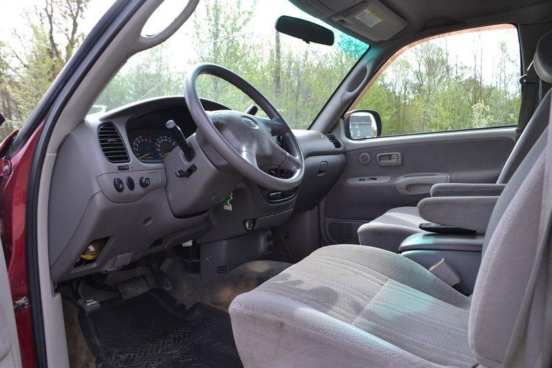 well equipped 2002 Toyota Tundra SR5 pickup