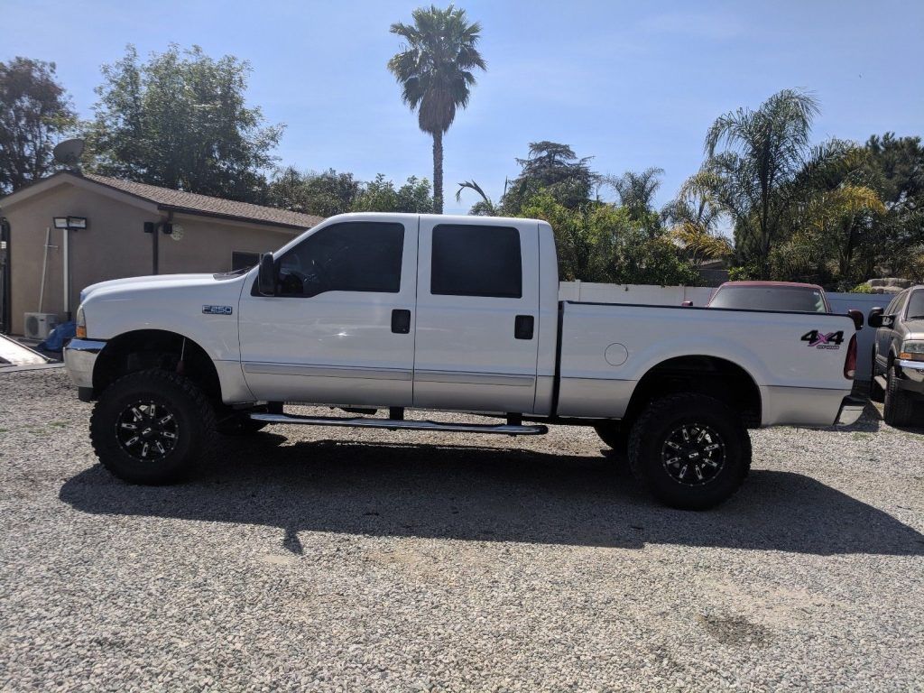 well serviced 2002 Ford F 250 Lariat pickup