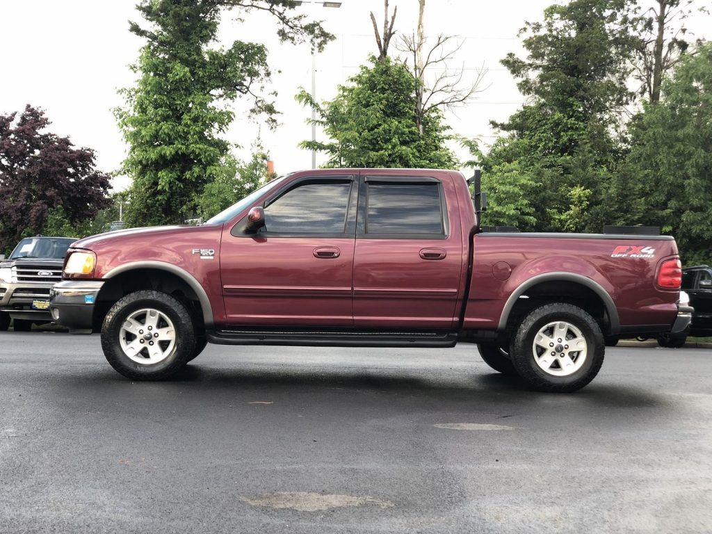 well maintained 2003 Ford F 150 XLT pickup