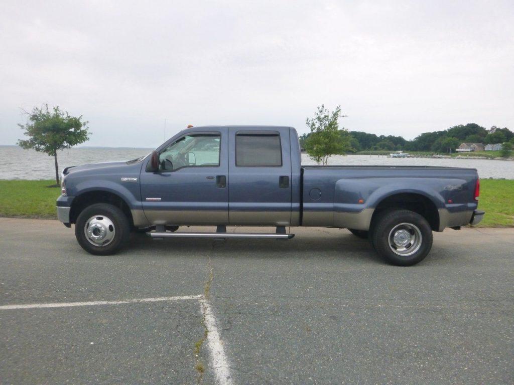 well cared for 2007 Ford F 350 Lariat pickup