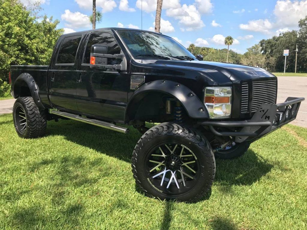 lifted 2008 Ford F 250 FX4 pickup