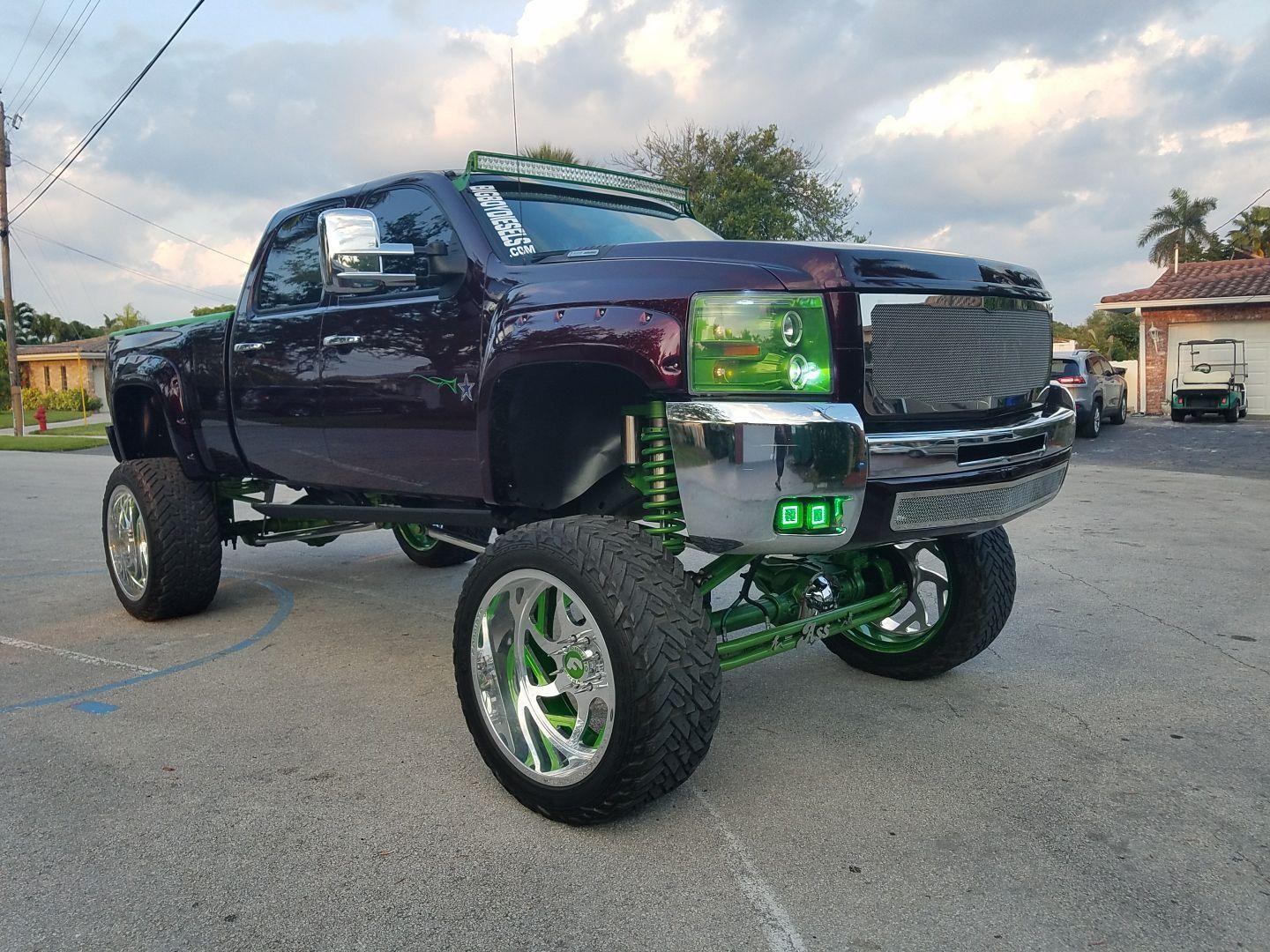 lifted badass 2007 Chevrolet Silverado 2500 pickup for sale