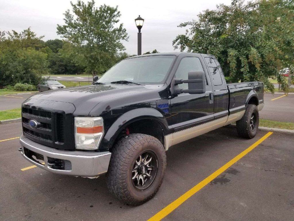 solid 2008 Ford F 350 XLT pickup