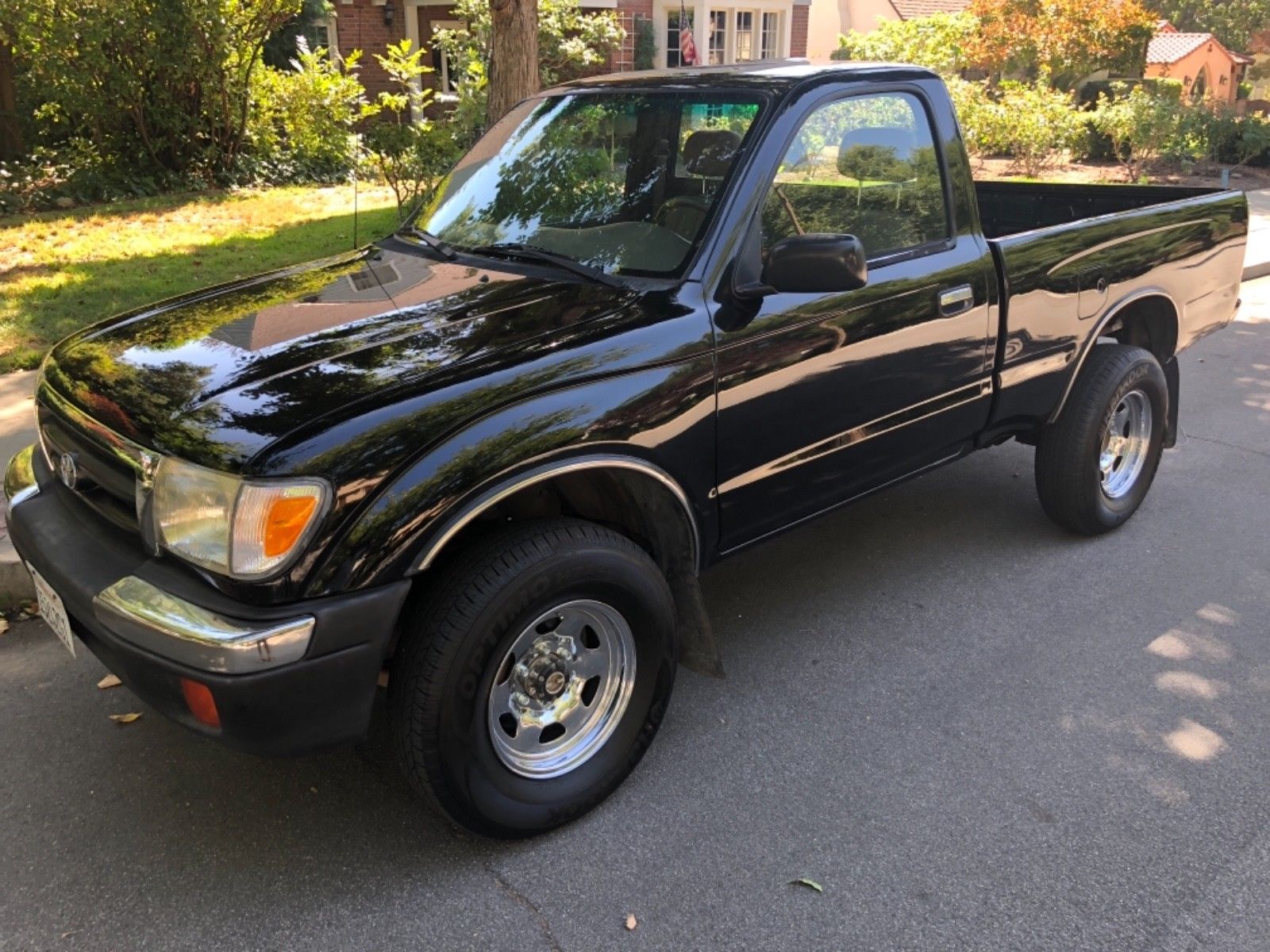 top shape 1998 Toyota Tacoma 4×4 pickup for sale