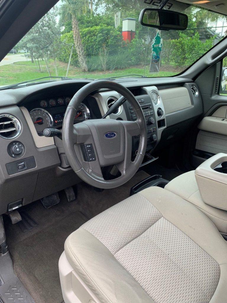 low miles 2009 Ford F 150 XLT pickup