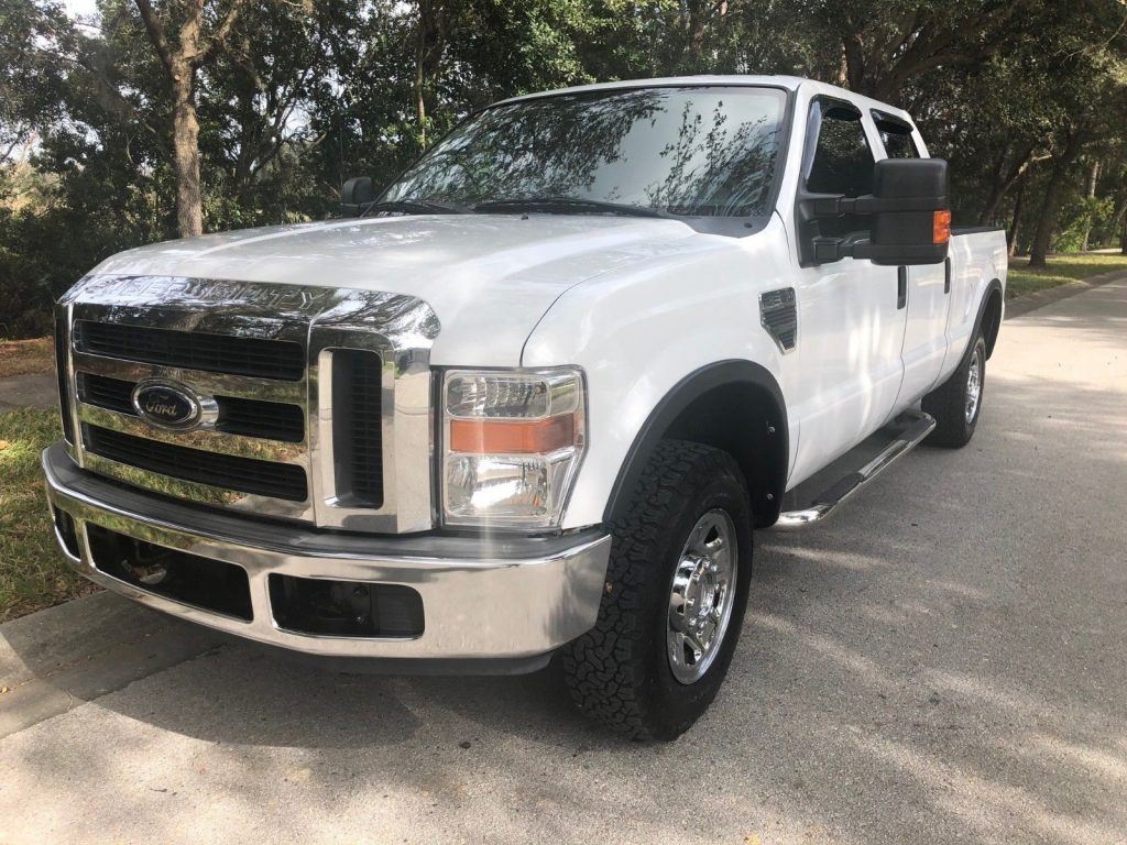 low miles 2009 Ford F 250 XLT pickup