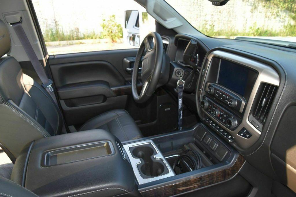 well customized 2015 GMC Sierra 2500 Denali pickup