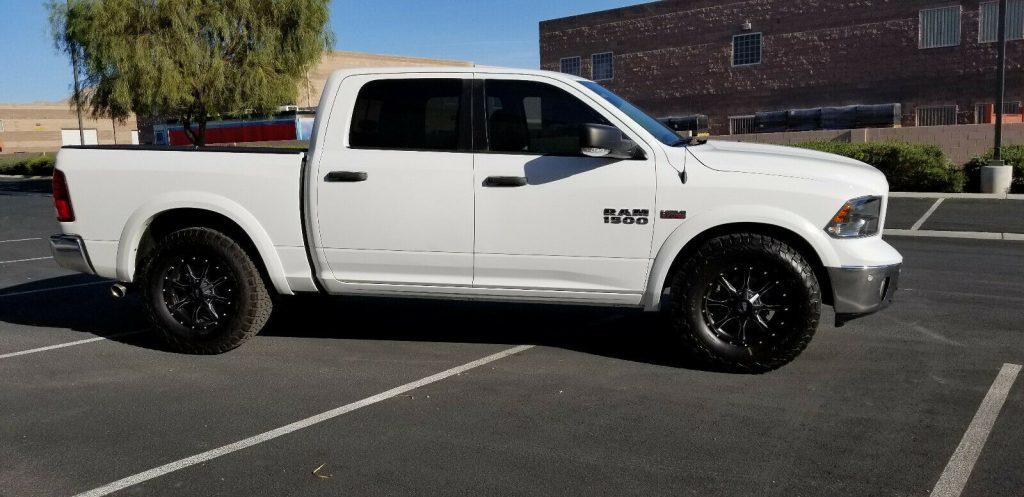 well equipped 2015 Ram 1500 pickup