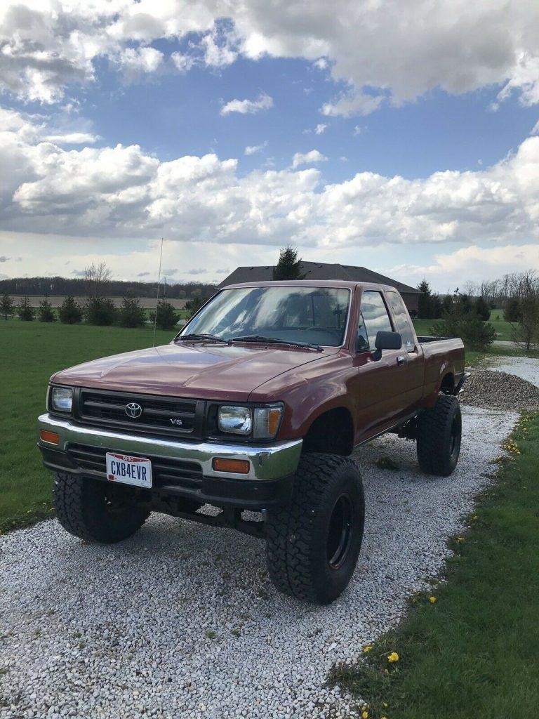 dependable 1994 Toyota Hilux Pickup