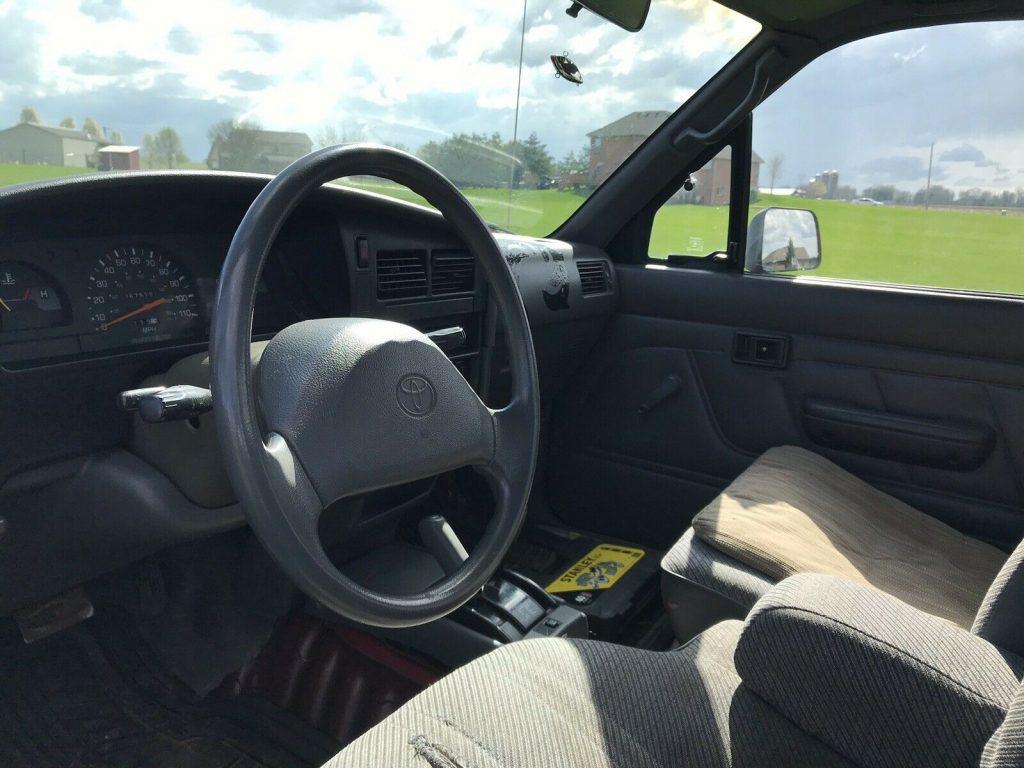 dependable 1994 Toyota Hilux Pickup