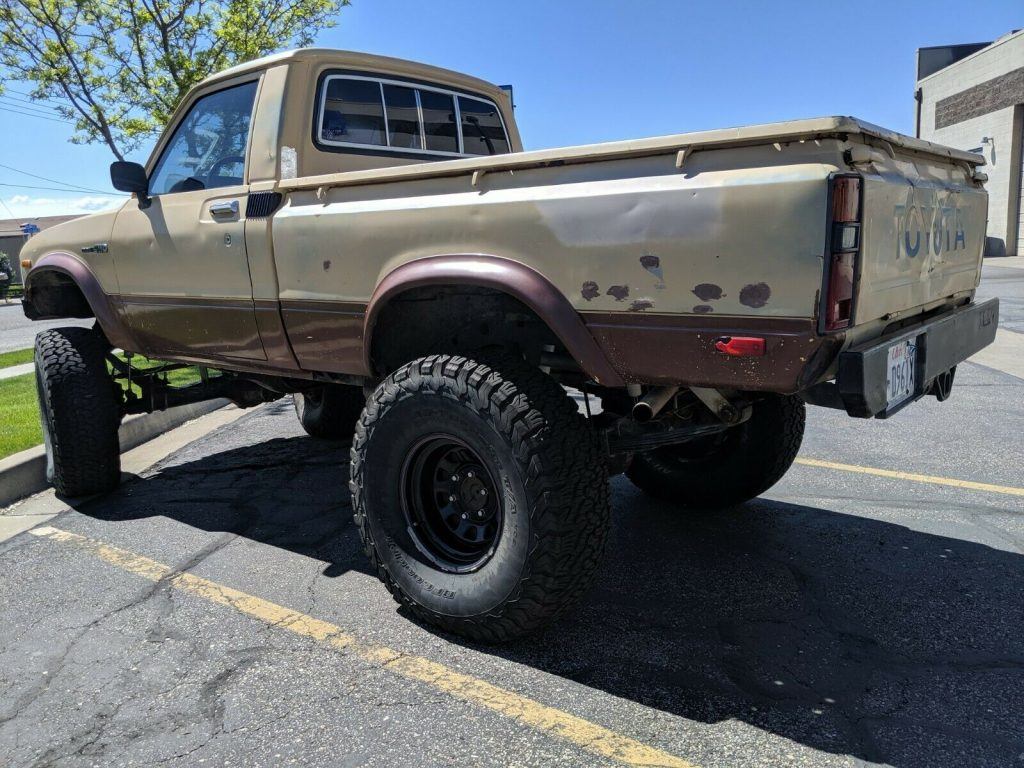 fuel injected 1979 Toyota SR5 Pickup