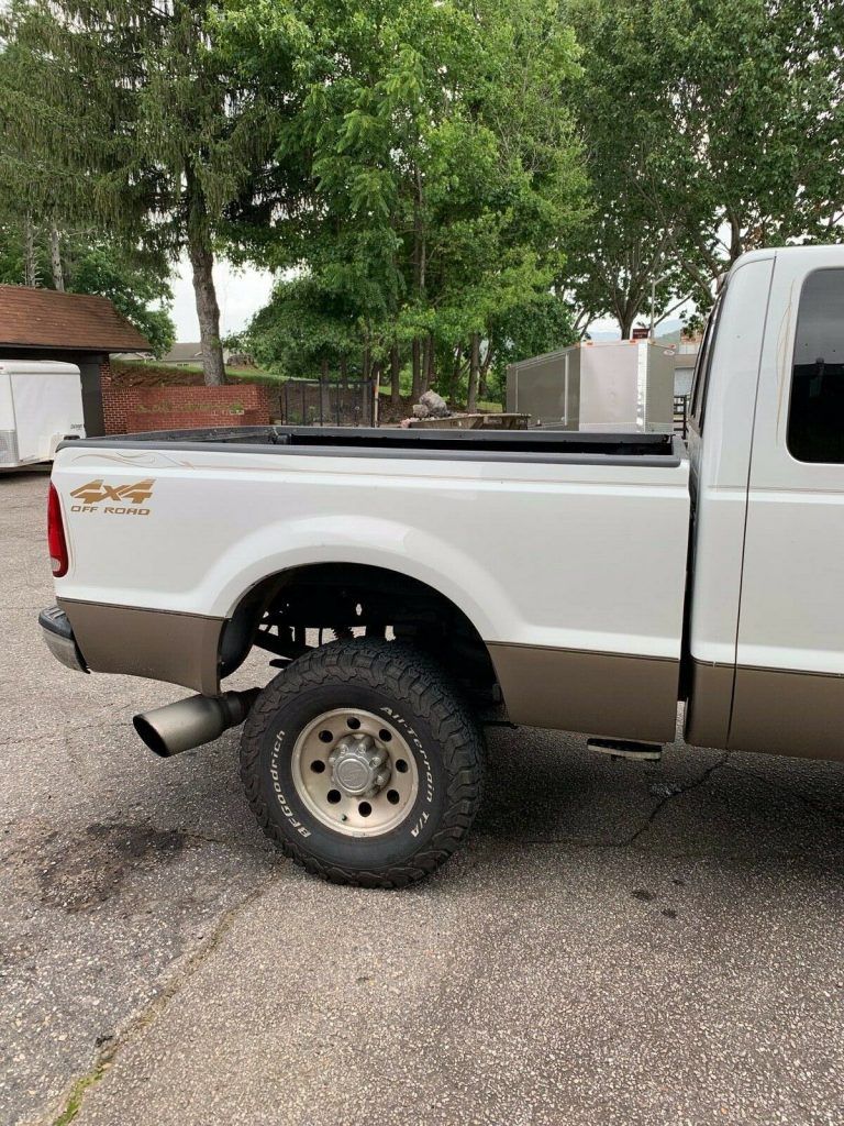 well cared for 2000 Ford F 250 XLT pickup