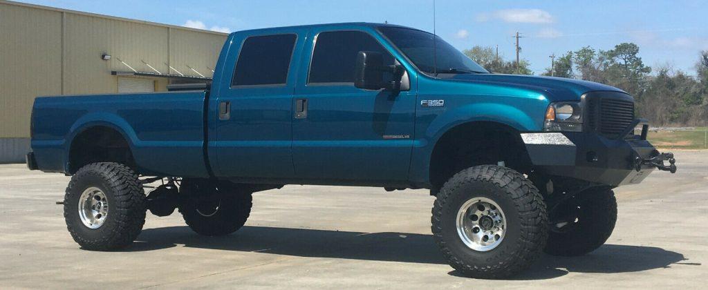 well modified 2000 Ford F 350 XLT pickup