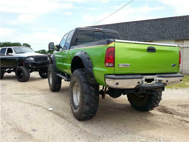 well modified 2006 Ford F 250 XL pickup