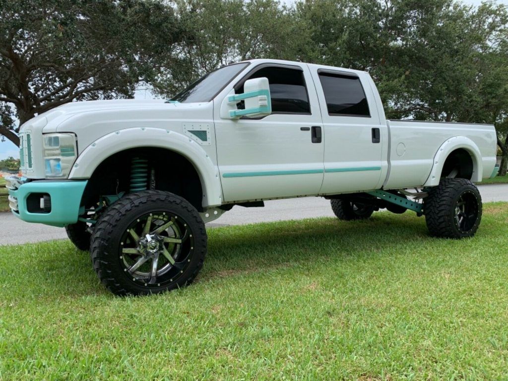 well modified 2008 Ford F 350 FX4 pickup