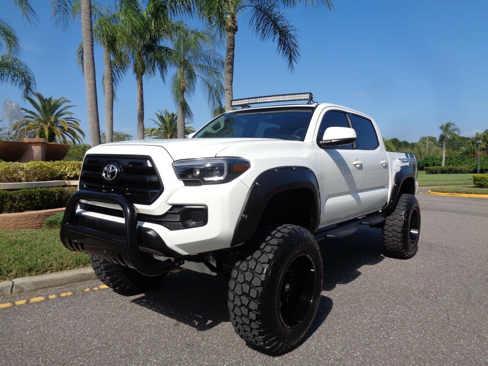 Toyota Tacoma Crew Cab