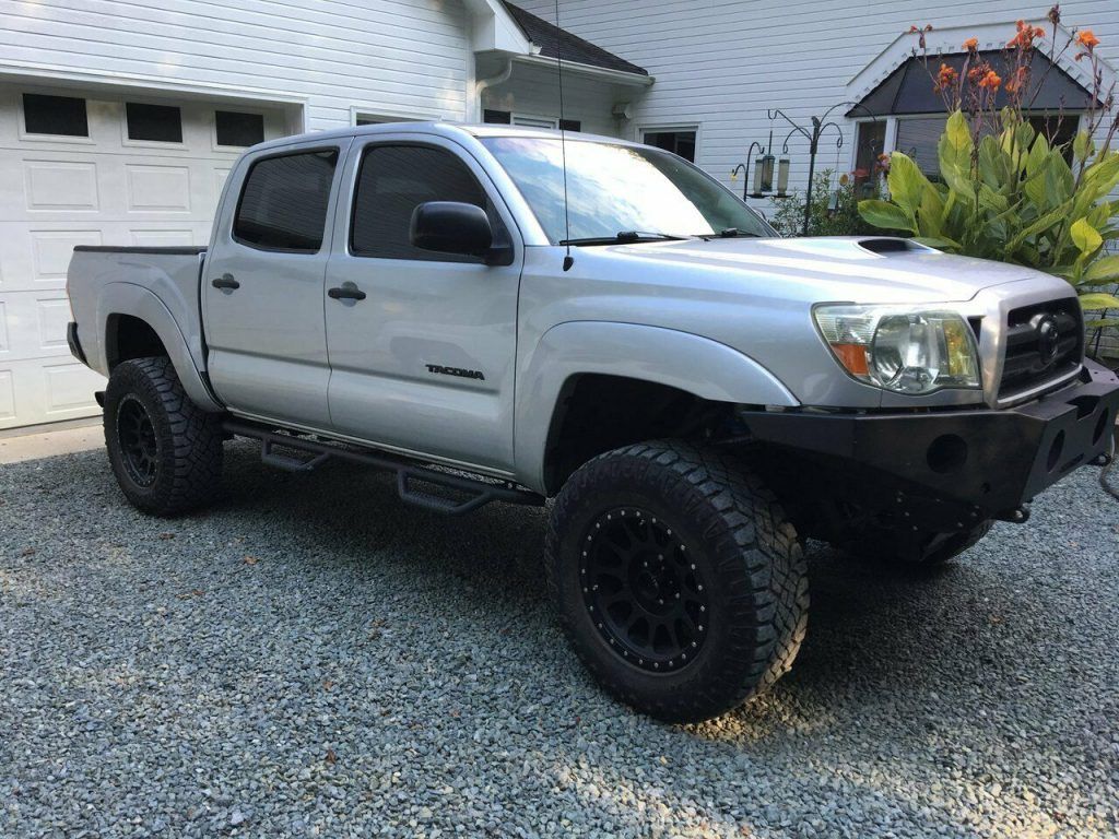 well modified 2007 Toyota Tacoma Double Cab pickup
