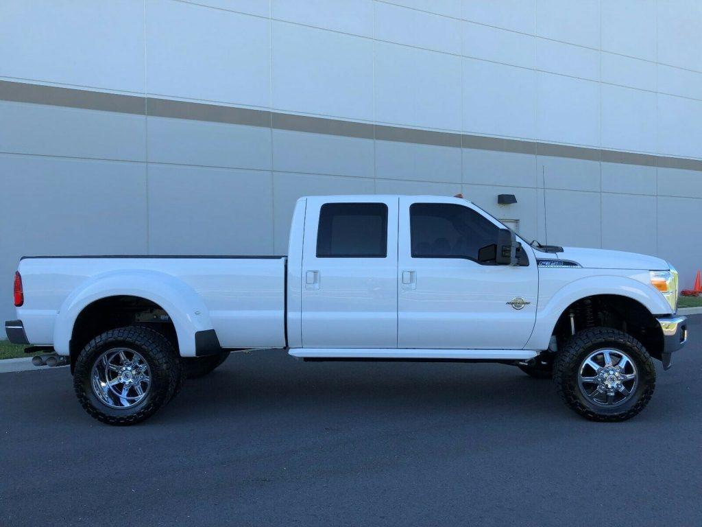 well optioned 2016 Ford F 350 LARIAT pickup