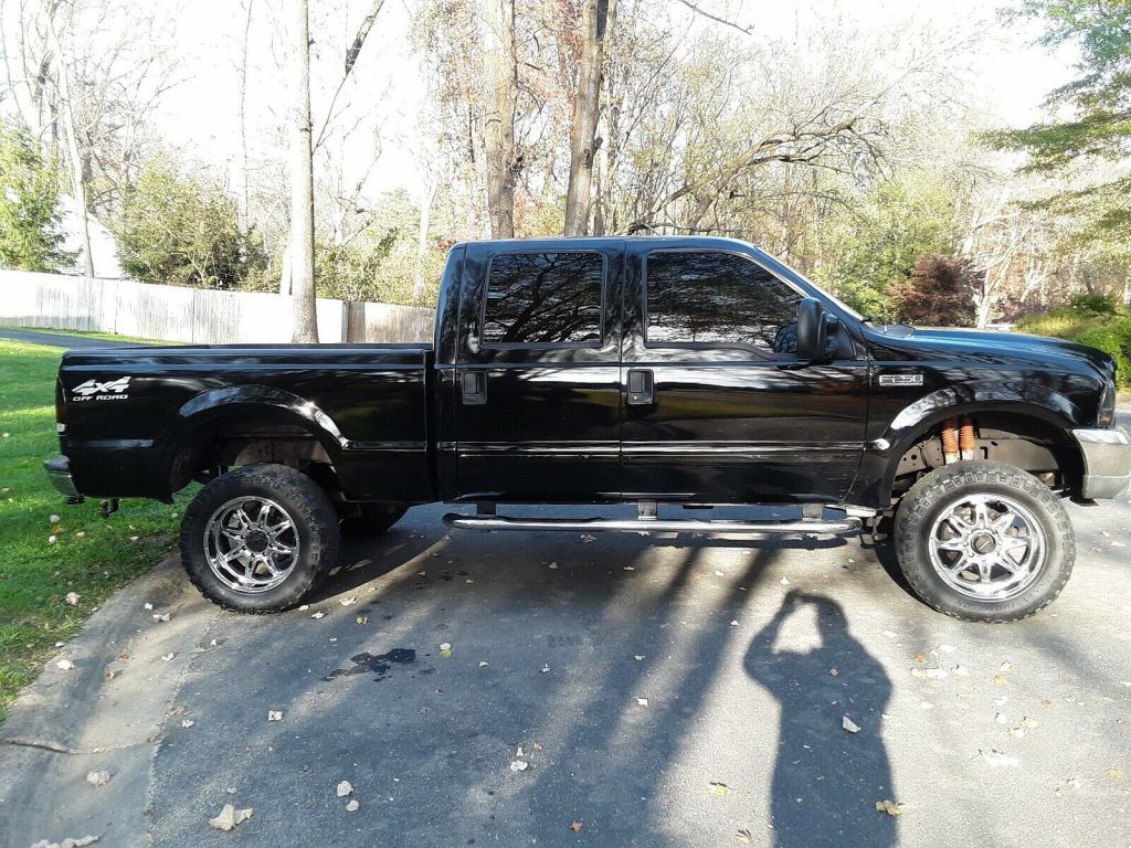 clean 2003 Ford F 250 Lariat pickup