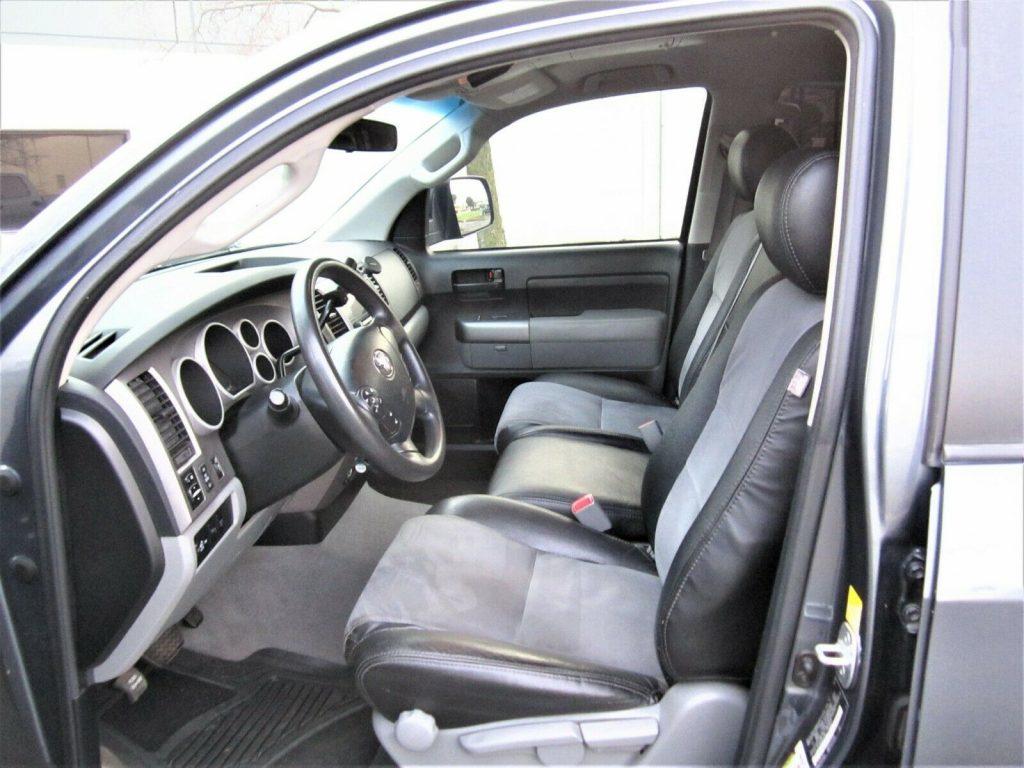 well equipped 2010 Toyota Tundra Grade pickup