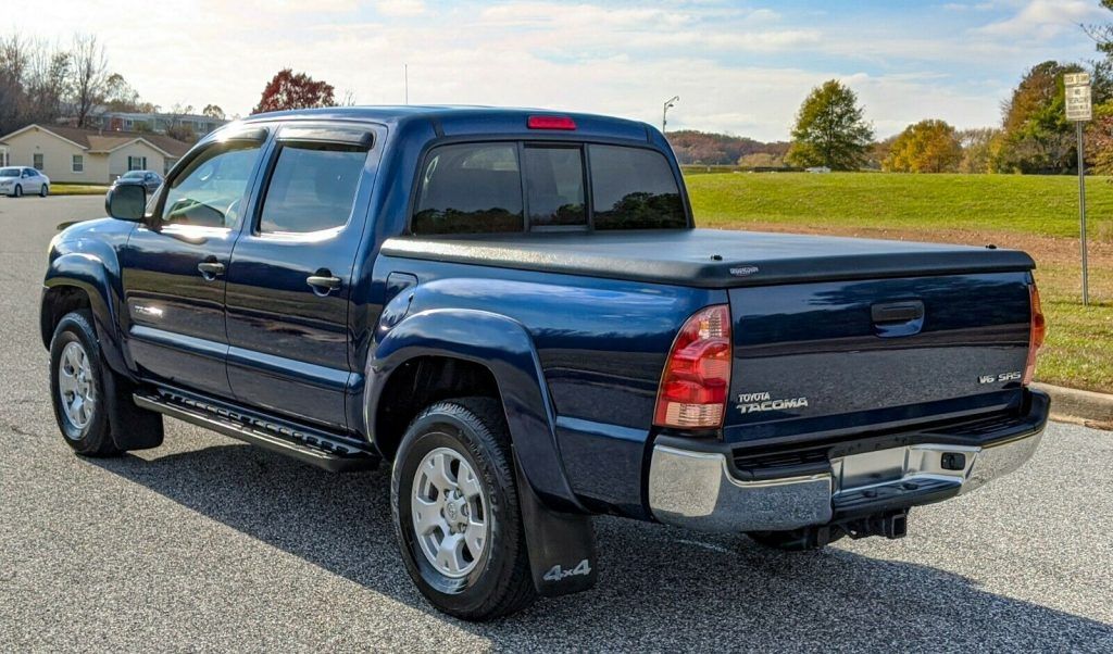 well maintained 2006 Toyota Tacoma pickup