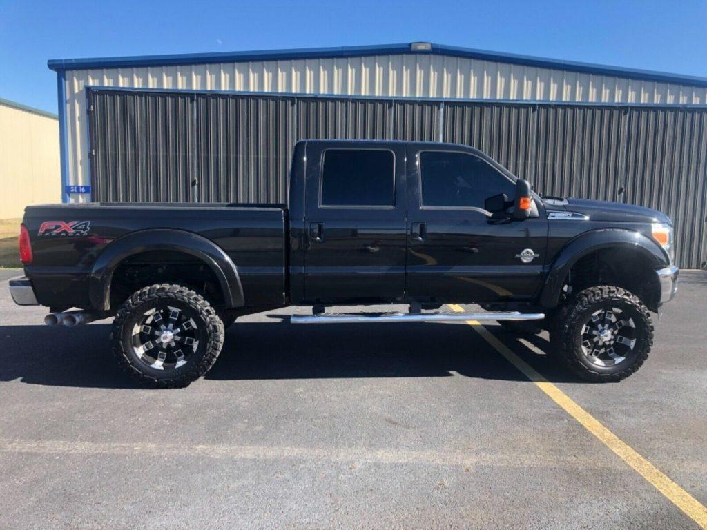 fully loaded 2015 Ford F 350 Lariat 4×4 pickup