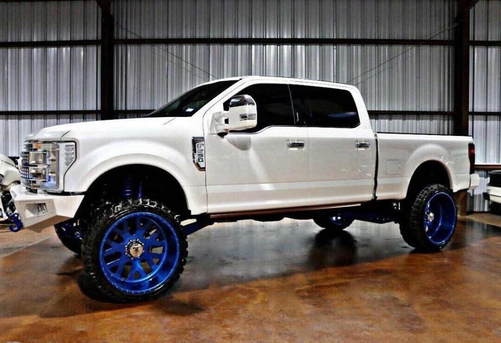 well modified 2017 Ford F 250 Super DUTY pickup