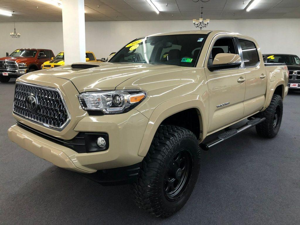 very clean 2018 Toyota Tacoma pickup