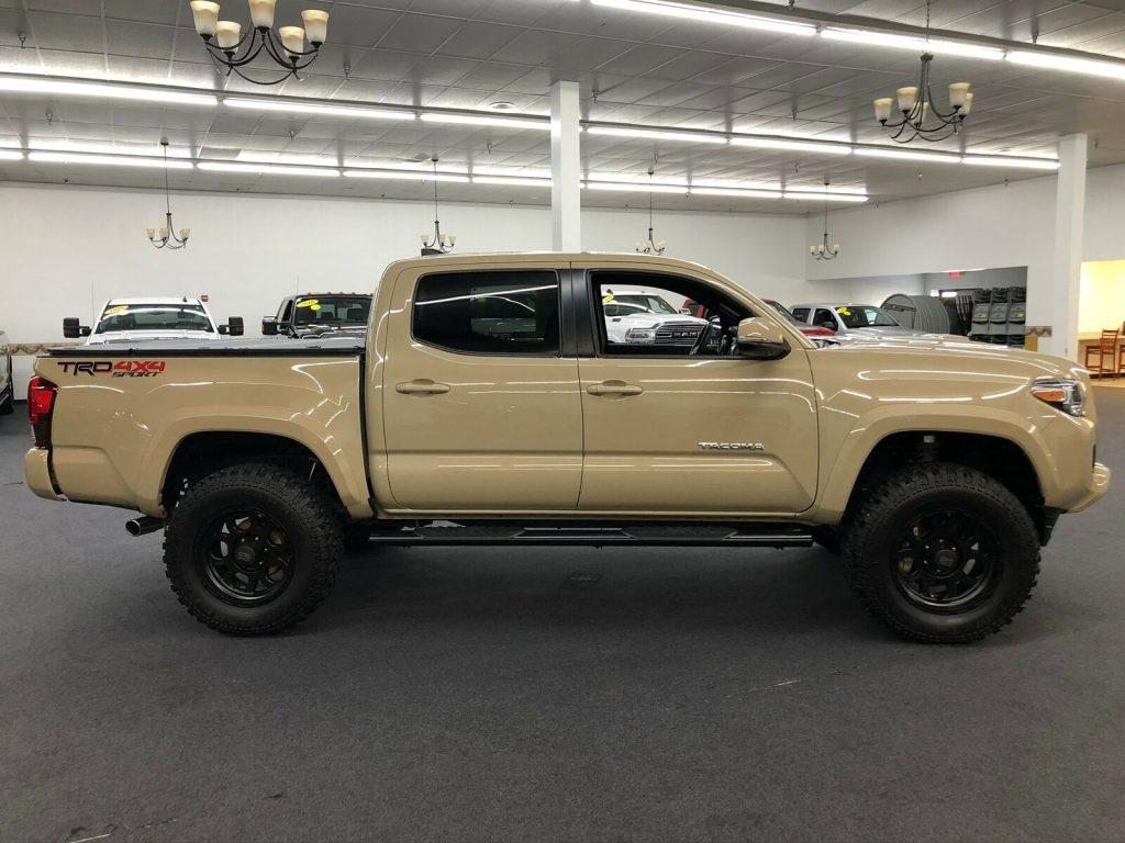very clean 2018 Toyota Tacoma pickup