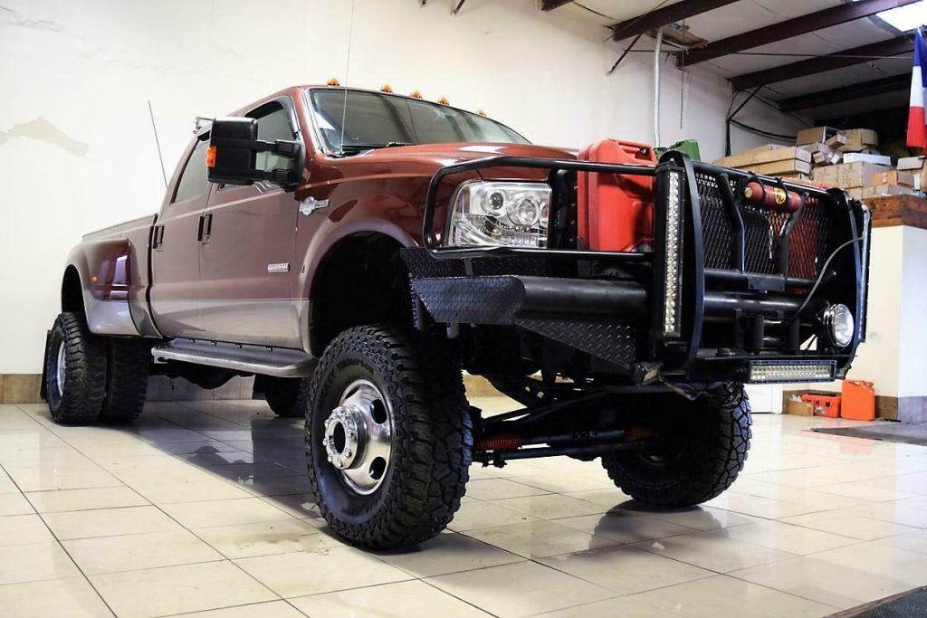 loaded 2005 Ford F 350 King Ranch pickup
