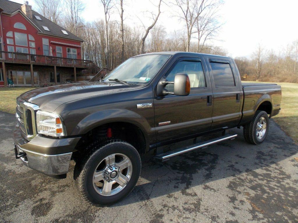 low miles 2005 Ford F 350 Lariat Super Duty pickup