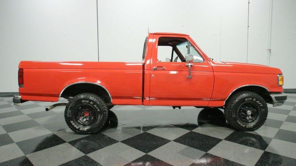 1990 Ford F-150 pickup [fuel injected]