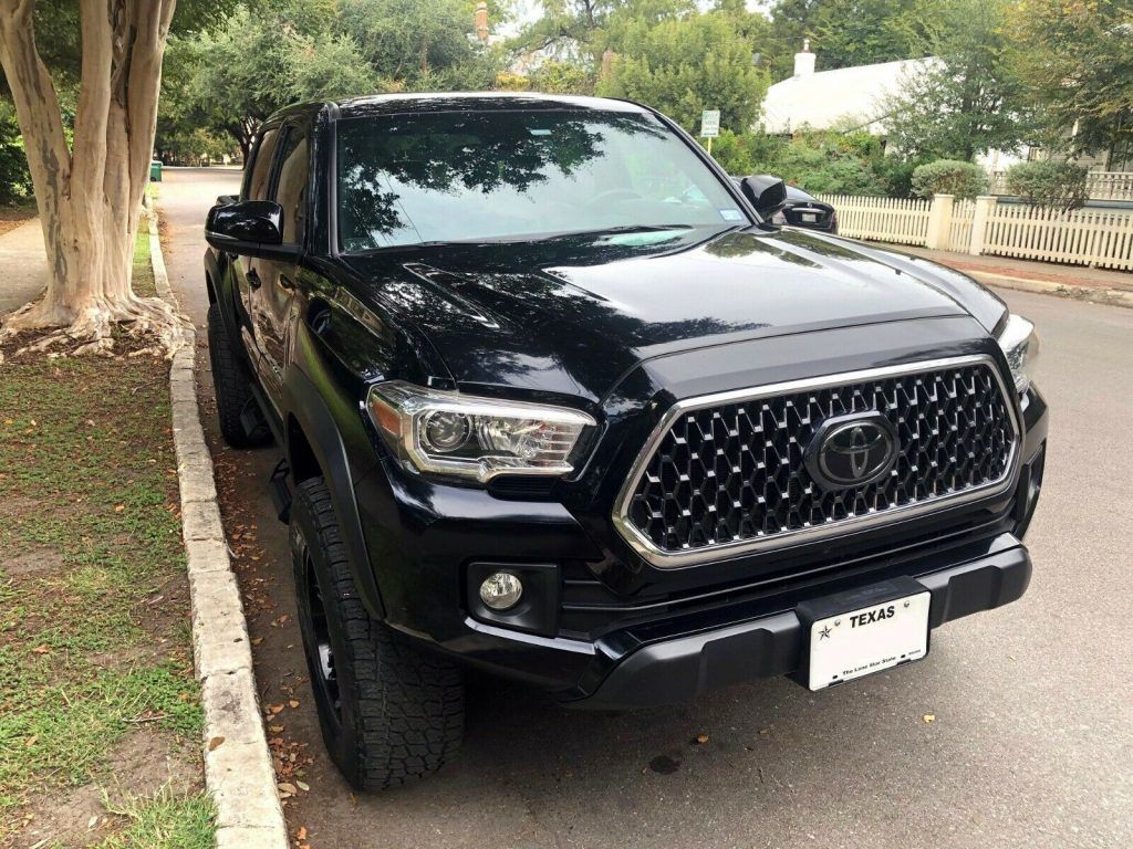 2018 Toyota Tacoma Double CAB pickup [recently serviced]