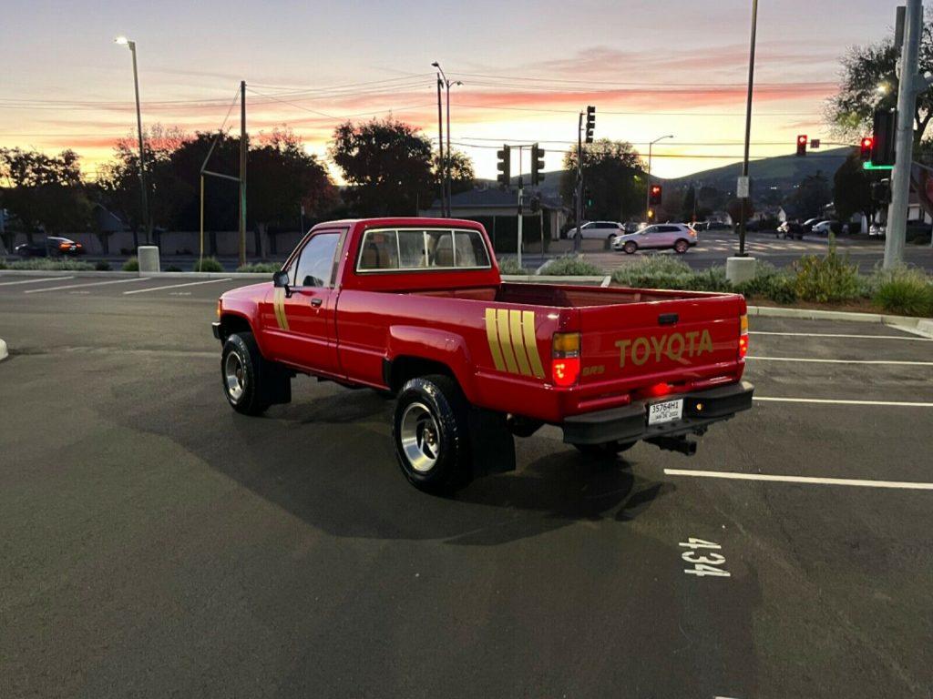 1985 Toyota Pickup RN65 DLX [well maintained]