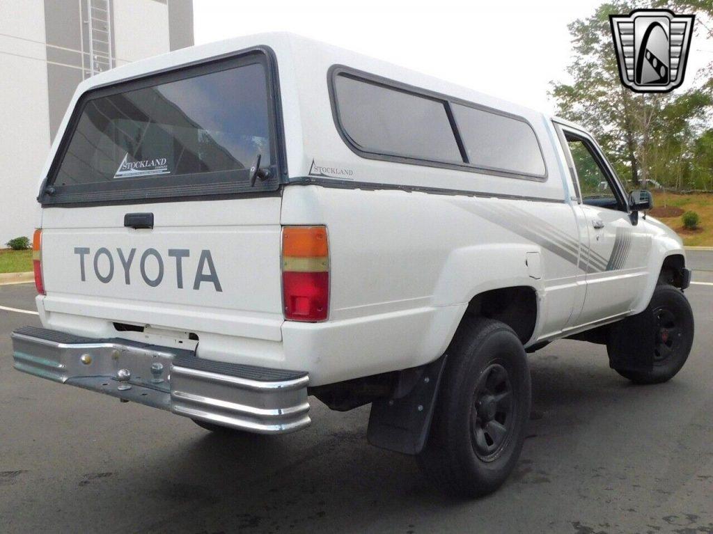 White 1987 Toyota Pickup 22R I4 5 Speed Manual