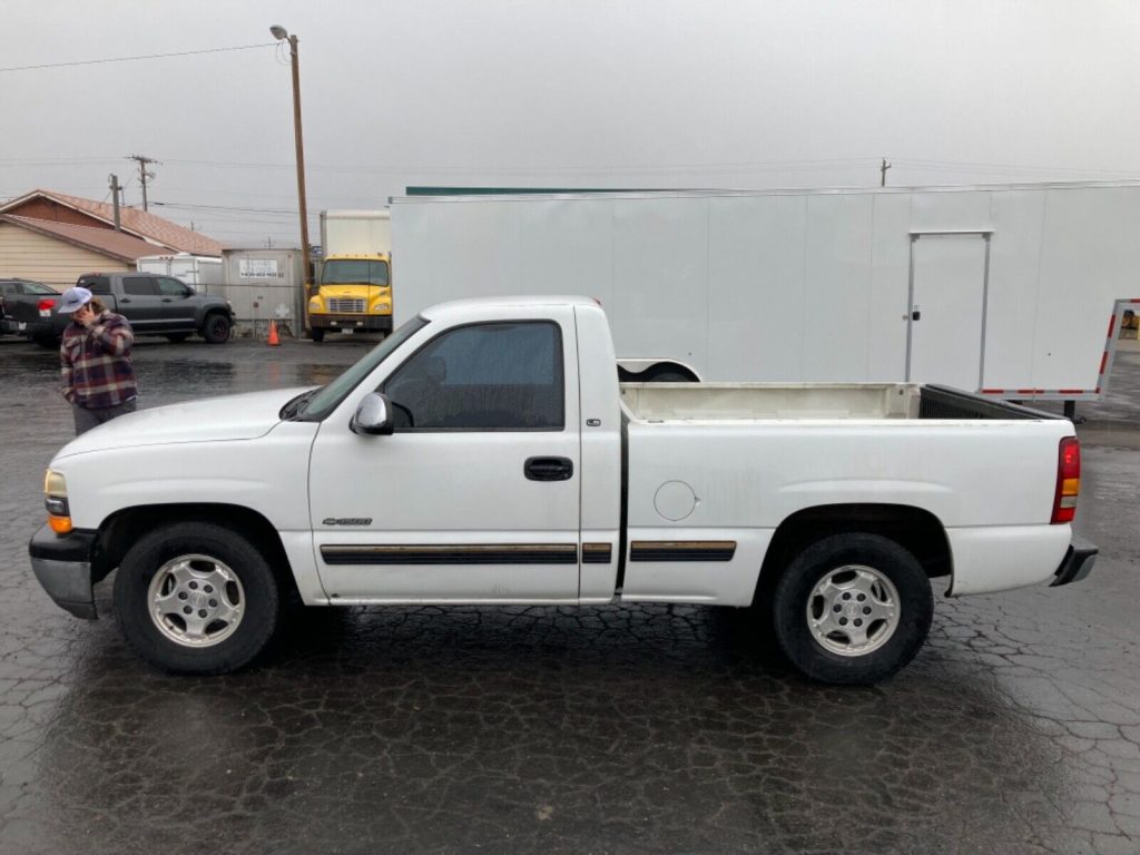 1999 Chevrolet Silverado 1500 Short Bed [“Rust-Free” and “Immaculate”]