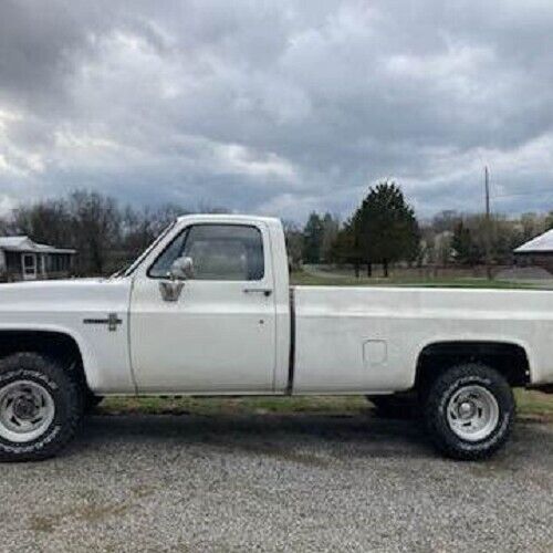 1982 Chevy K10 Scottsdale long bed 4×4 truck